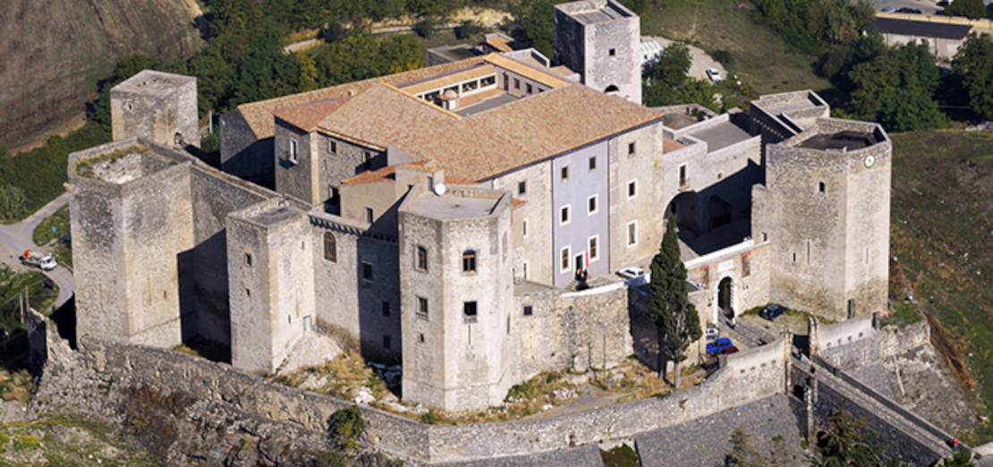Castelli di pietra e Leggende